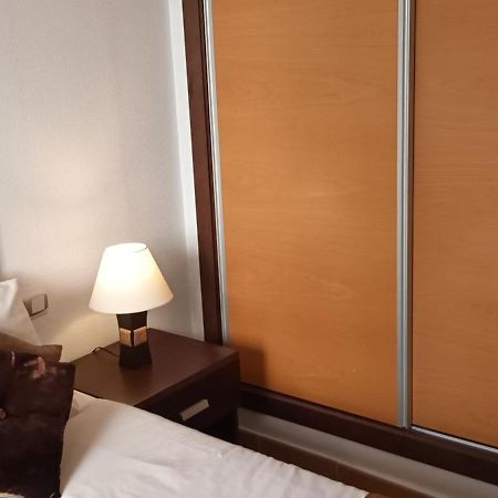 Apartamento Tranquilo Cerca De Buena Piscina Y Con Buen Aire Acondicionado Aguilas Bagian luar foto