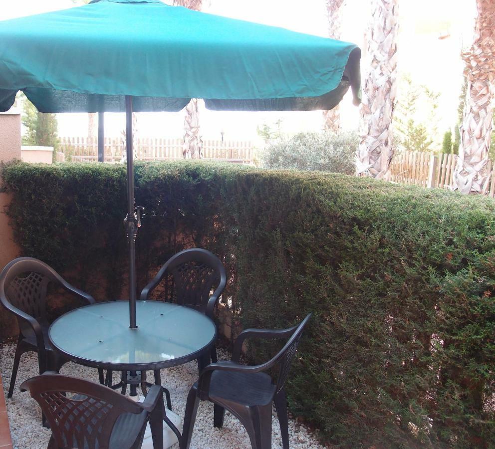 Apartamento Tranquilo Cerca De Buena Piscina Y Con Buen Aire Acondicionado Aguilas Bagian luar foto