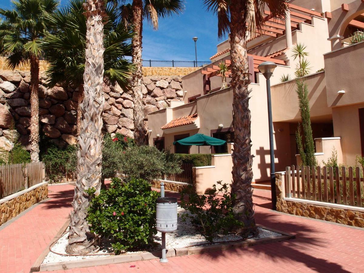 Apartamento Tranquilo Cerca De Buena Piscina Y Con Buen Aire Acondicionado Aguilas Bagian luar foto