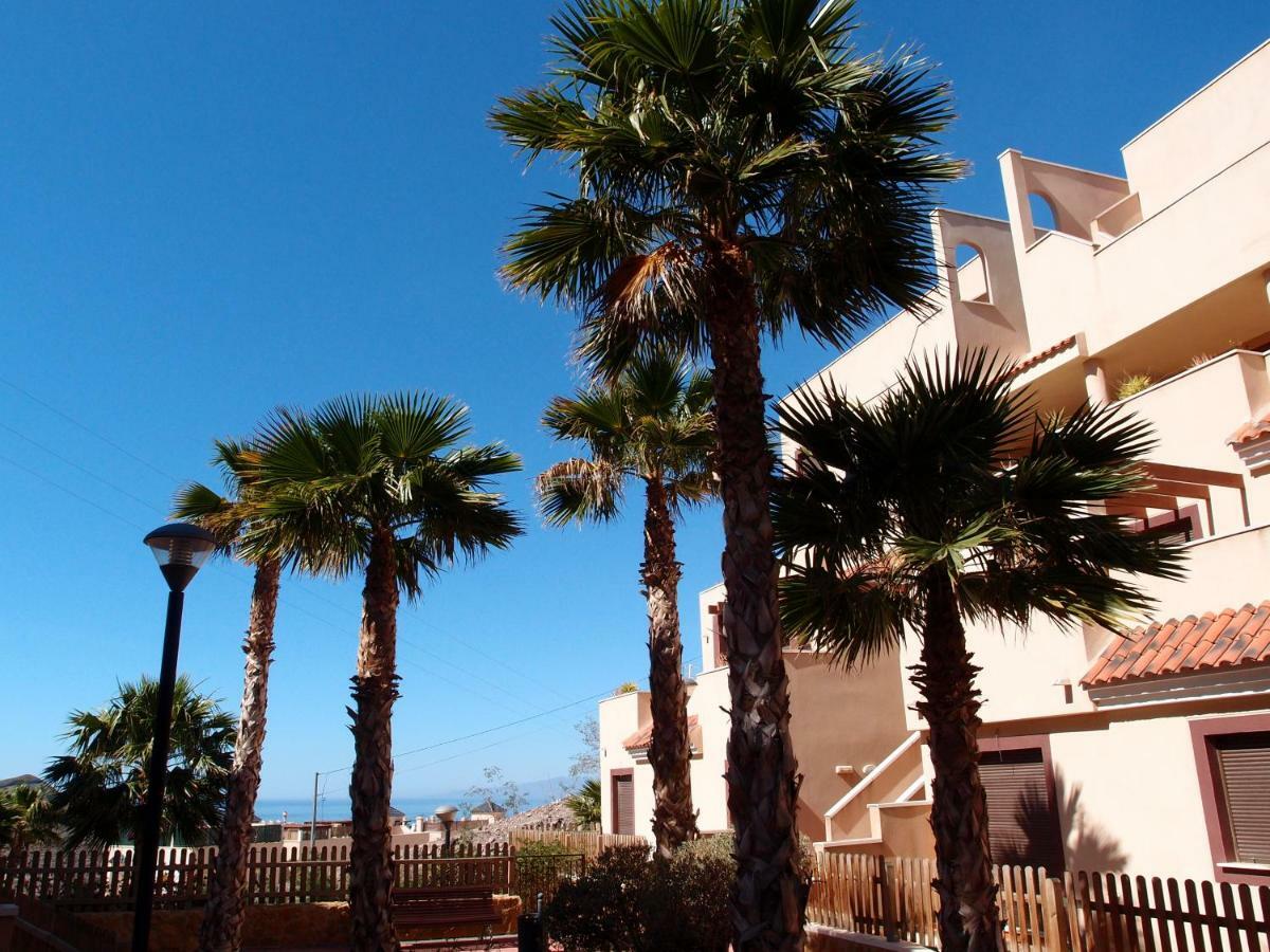 Apartamento Tranquilo Cerca De Buena Piscina Y Con Buen Aire Acondicionado Aguilas Bagian luar foto