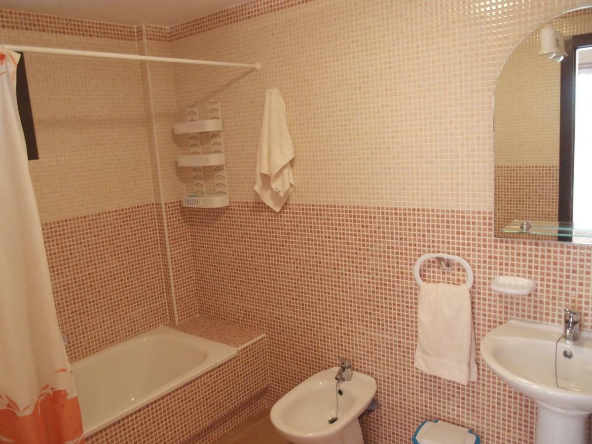 Apartamento Tranquilo Cerca De Buena Piscina Y Con Buen Aire Acondicionado Aguilas Bagian luar foto